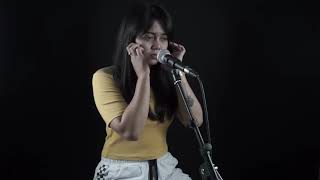 Download lagu Cinta Tak Harus Memiliki || Full Lirik || Lia Magdalena mp3