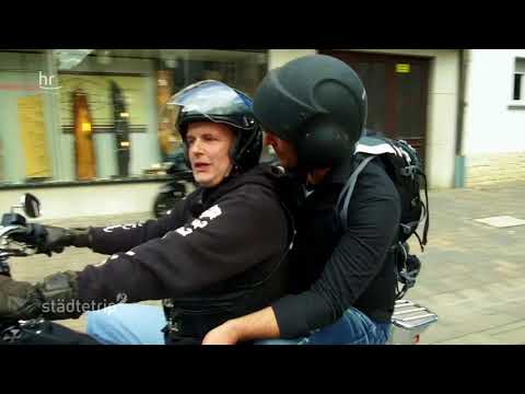 Tobi fährt mit den Bikern durch Heppenheim