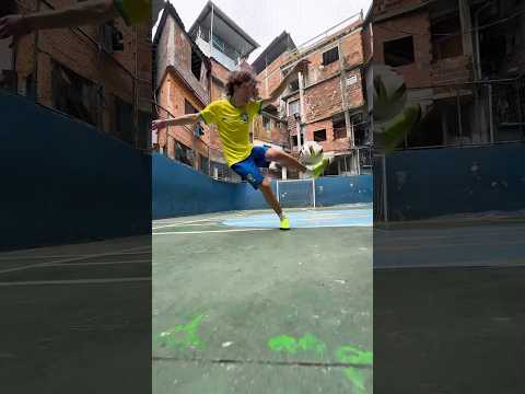 Fastfeet in Brazil ⚡️🇧🇷😳 #football #soccer #skills #fast