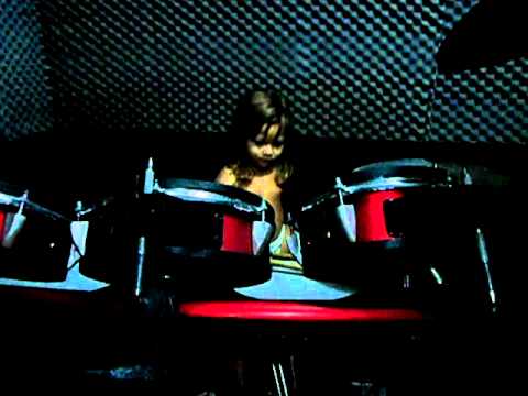 Tocando bateria no estúdio - Vou te ajudar....
