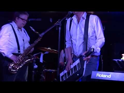 Gandalf and the Hobbits Live @Cologne MTC – Lazy Song