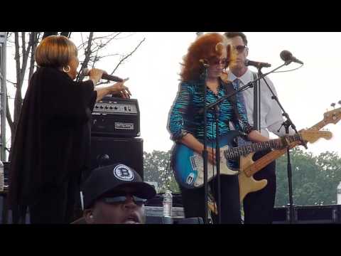 Will the Circle Be Unbroken by Mavis Staples and Bonnie Raitt @ Chesapeake Blues Fest 2013