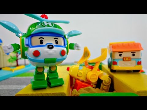 Tolle Spielzeugautos - Robocar Poli Toys auf der Baustelle