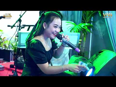 PELAMINAN KELABU - ERIKA SYAULINA