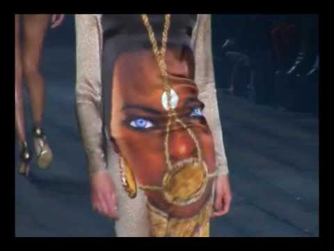 Desfile Adriana Degreas SPFW  verão 2013, no programa Over Fashion.