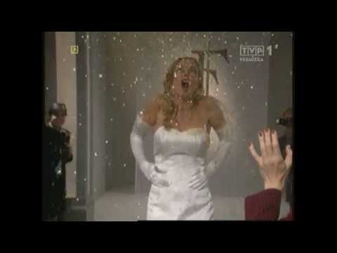 B&B Pam pours honey on Donna (2009)