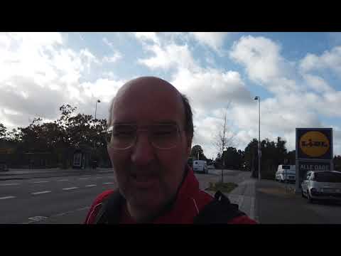 MongoTV_9908 - MIN GÅTUR - Del 1 - Tirsdag 11.Oktober 2022 - Spiser Burger Med Pomfritter