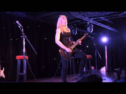 Nita Strauss - The Trooper (Ibanez Clinic) Argentina 09-13-2015