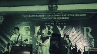 Download lagu Story wa mungkin-melly goeslow cover by feby putri mp3