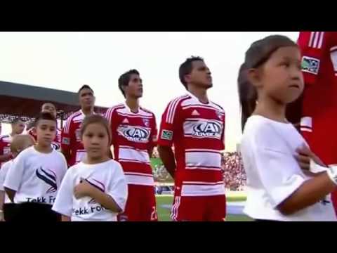 Harper Gruzins i "fenomenalne" wykonanie hymnu