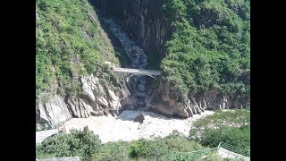Video : China : Beautiful views of Tiger Leaping Gorge 虎跳峡