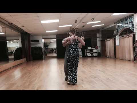 Tango 203S: full turn with sacada