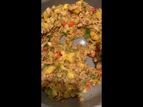 The best vegan chili recipe! Sunshine chilli made with jackfruit and chickpeas