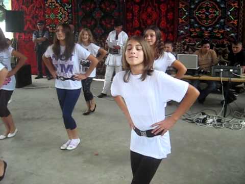 31 iulie 2011 - DANS MODERN - Scoala Generala Craiesti - MVI_3053.AVI