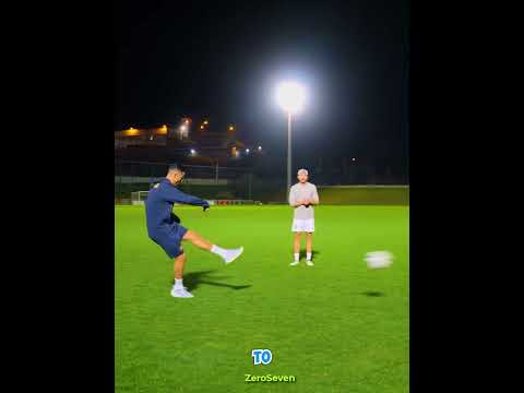 This Is How Ronaldo Defeated This Robot...
