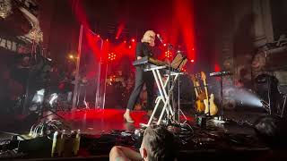 Expect the Worst/'Cos She's a Tourist LIVE- The dears