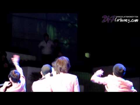 111027 Taekyeong College Festival - Photo time