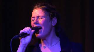 Jessica Born &amp; Band &quot;I&#39;d Rather Go Blind&quot;