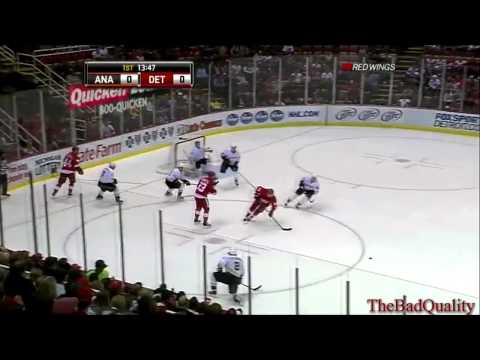 Kronwall big hit on Selanne