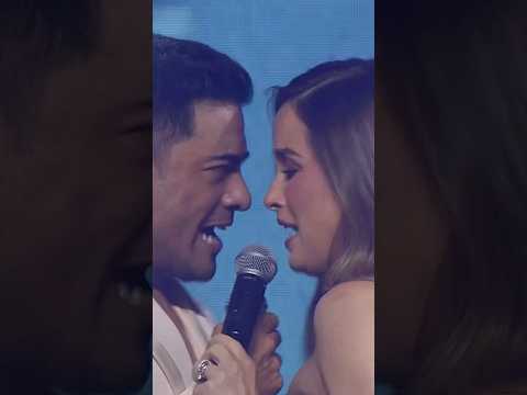 Carlos Rivera canta con su esposa Cynthia Rodríguez "Si no estás conmigo" en la Arena CDMX