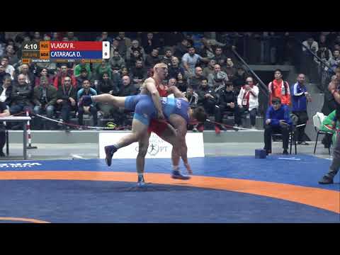 1/2 GR - 77 kg: R. VLASOV (RUS) v. D. CATARAGA (MDA)