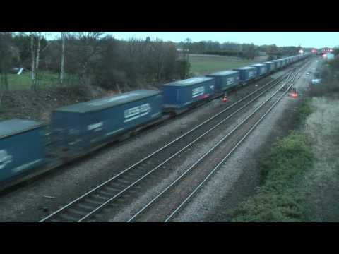 66422 on 4Z16, 07:30, Grangemouth - Daventry Intermodal