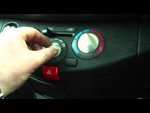 comment demonter l'autoradio sur une nissan micra