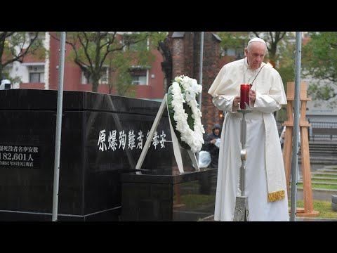 اليابان البابا فرنسيس يدعو للتخلص من الأسلحة النووية أثناء لقائه بناجين من قنبلة هيروشيما