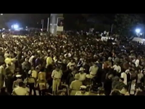 Report: Mob of men seen assaulting multiple women