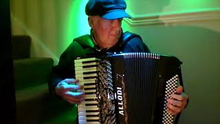 Video thumbnail for Moon River   Played on an Allodi accordion by Accordion Lovers