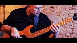 Bass Cover - Nivram (The Shadows)