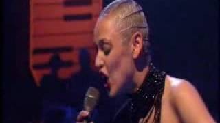 Mariza - &#39;Ó Gente da Minha Terra&#39; (Live on Jools Holland)