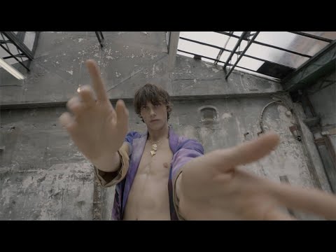 Davi Spring/Summer 2022 | Paris Fashion Week Men's | VRAI Magazine