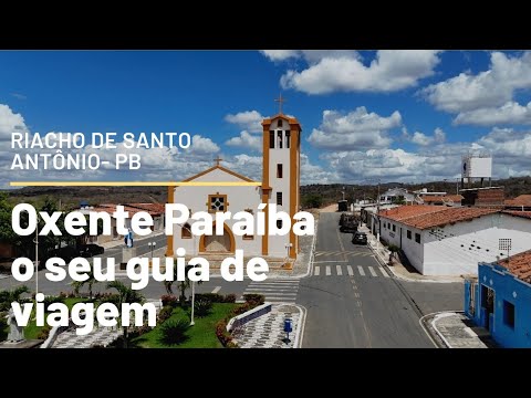 Passamos pela cidade de Riacho de Santo Antônio no cariri paraibano.