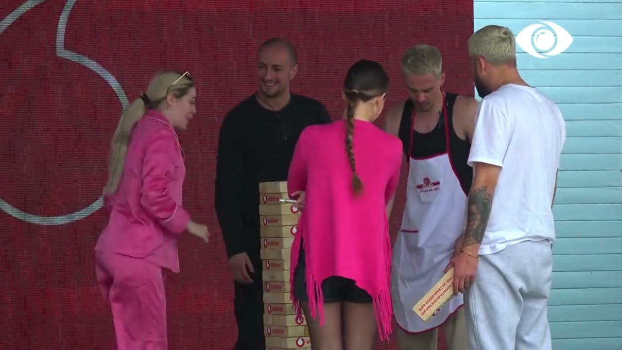 Nis loja Jenga, sfida për Luizin të qëndrojë 1 minutë pa mbyllur sytë