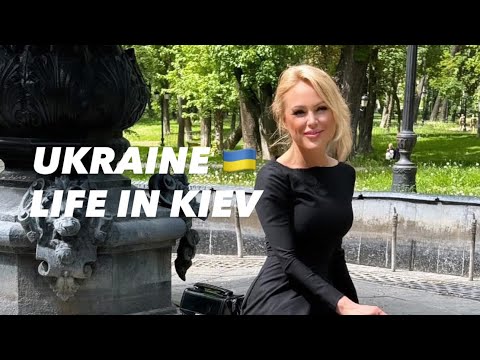 Ukraine 🇺🇦Life in Kiev. January 17, 2026. The Streets of Kiev, Ukraine. Streets Scenes.