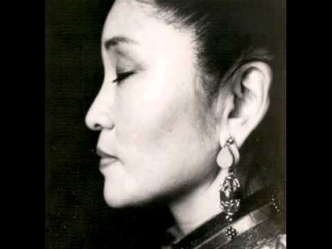 Yungchen Lhamo feat. Annie Lennox - Fade Away