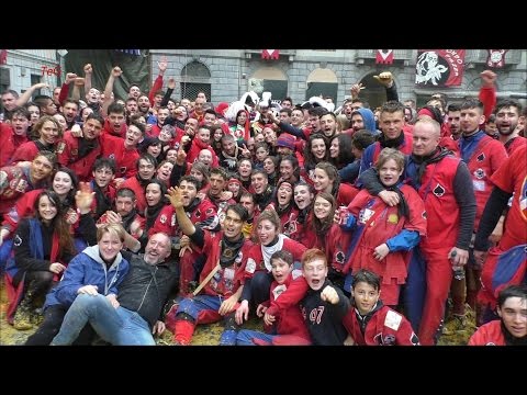 Mugnaia e Picche aranceri - foto di gruppo - Carnevale Ivrea 2017