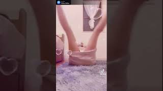 《エロTikTok》『パンチラ』美脚の隙間