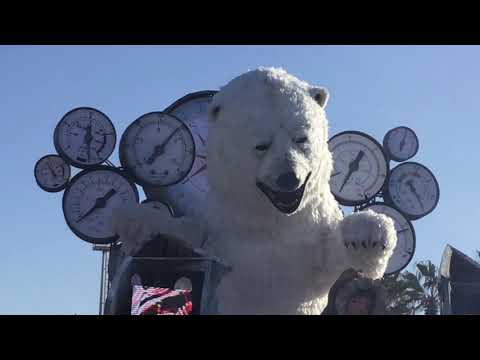 Carnevale di Viareggio 2022: prima sfilata dei carri