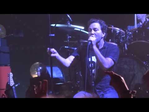 Pearl Jam - Hard to imagine live in Phoenix 2013