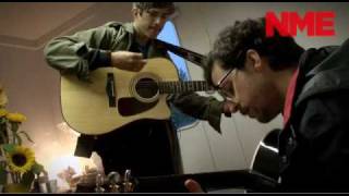 T in the Park 2010 - We Are Scientists play an acoustic version of &#39;I Don&#39;t Bite&#39;