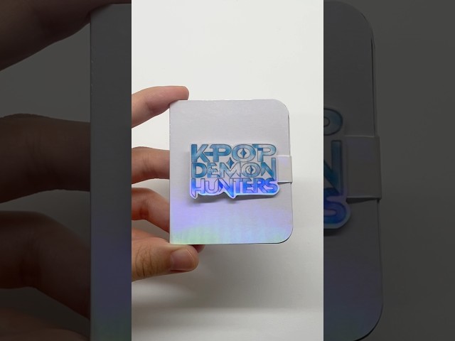 Vídeo relacionado con GWEOR Juego de 30 cartas de coleccionista de Demon Hunters, mercancía de K Pop Demon Hunters, cartas para imprimir, regalo de cumpleaños para fans y jóvenes