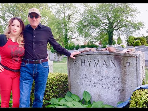 Joey Ramone's Grave on his Birthday 2021 (Subtitles in MOST languages) ☺️❤️