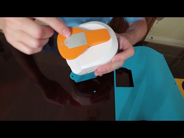 How to Use Fiskars Gift Tag Punch for Crafting - product in use