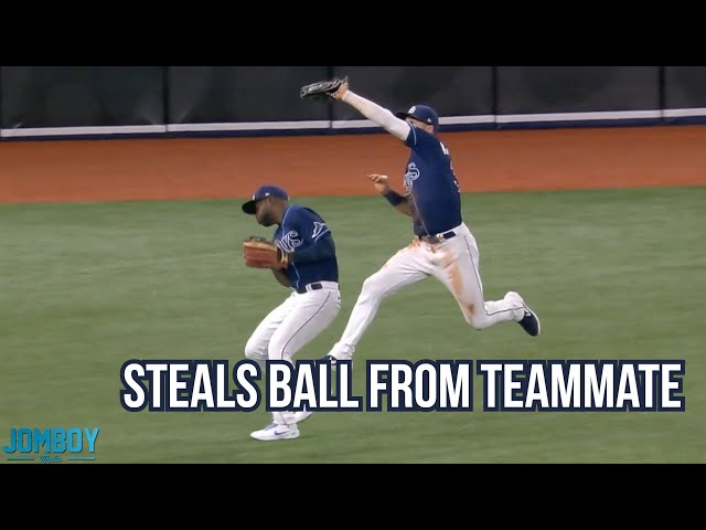 Centerfielder steals ball from left fielder, a breakdown