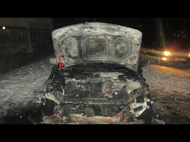 Два авто сгорело в городе