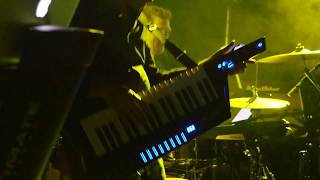 Mac Quayle - 1.6_1-v1ew-s0urce.ogg - Mr Robot LIVE @ The Roxy 120517