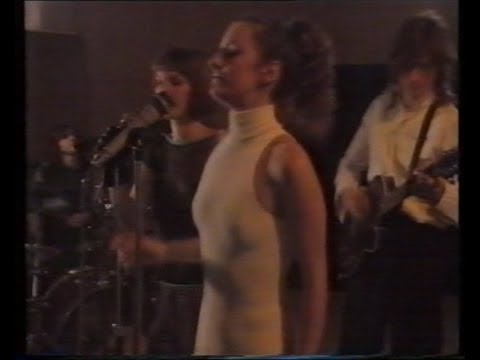 Cruel World - The Manikins