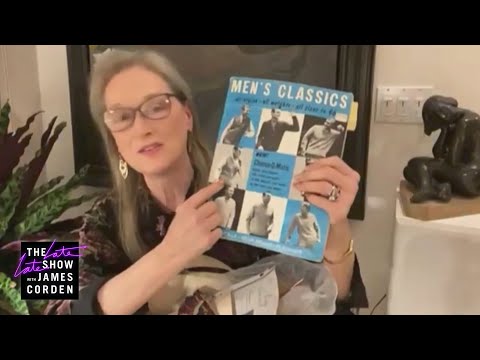 梅麗爾-斯特里普解鎖了她1967年的縫紉包。 (Meryl Streep Unlocks Her 1967 Sewing Kit)